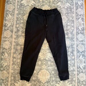 Black Lululemon Scuba Joggers - Tag Removed - Size 8